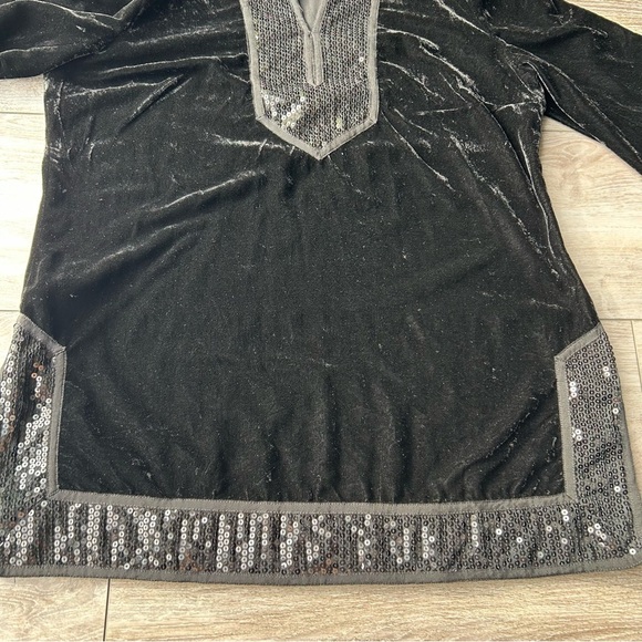 Nygard Collection Black Velvet Squince Tunic - Picture 10 of 13